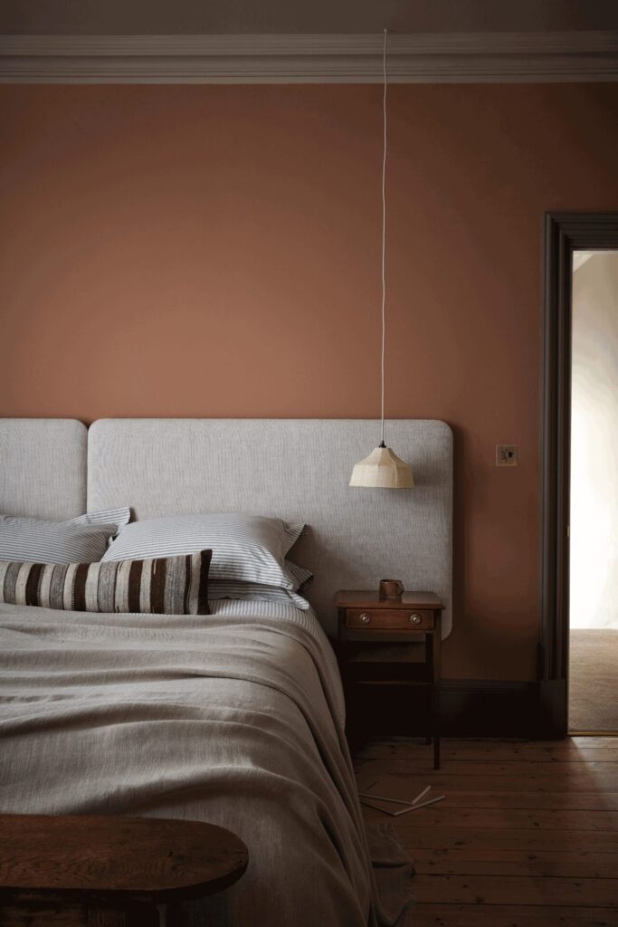 Pantone Mocha Mousse Little Greene Wandfarbe Split Pink